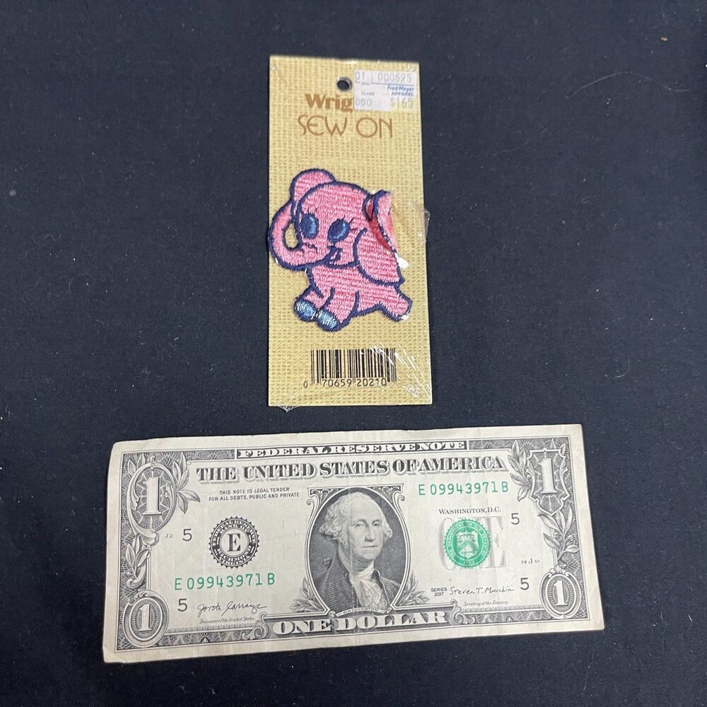 Wrights Sew On patch Pink Elephant